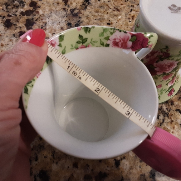 VINTAGE GNA FINE ITALIAN DESIGN PORCELAIN CUPS, ROSE PATTERN - Picture 4 of 16